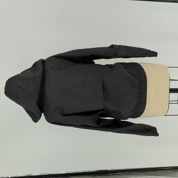 Lululemon Hooded Windbreaker Jacket Black 4 athletic outdoors sporty gym workout - Picture 2 of 10